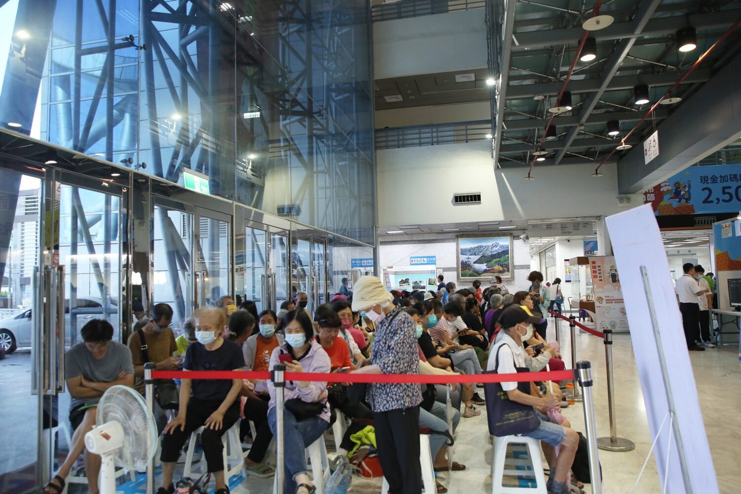 表彰為民服務傑出表現　嘉義市警局表揚員警好人好事績優人員