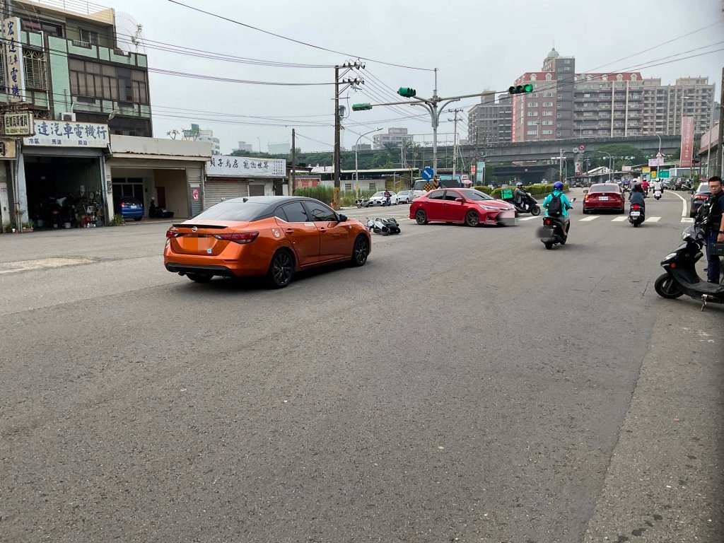 鬼切還闖紅燈　桃園男大生不出意外的出意外了