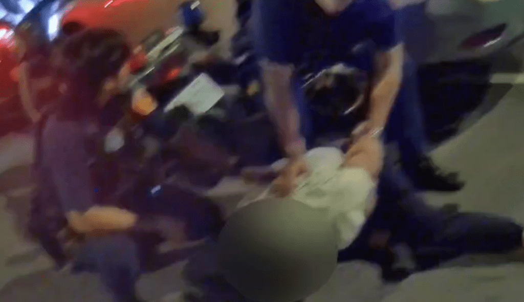 桃園男子心情不好駕車出門闖紅燈蛇行　拒檢落跑警追捕攔獲4萬8千元恐噴飛