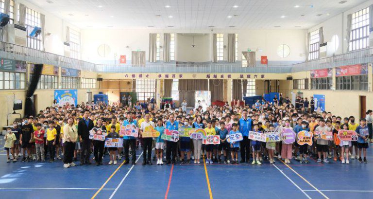 陳見賢配戴小黃帽宣導交通安全　籲拒絕校園霸凌打造友善校園環境