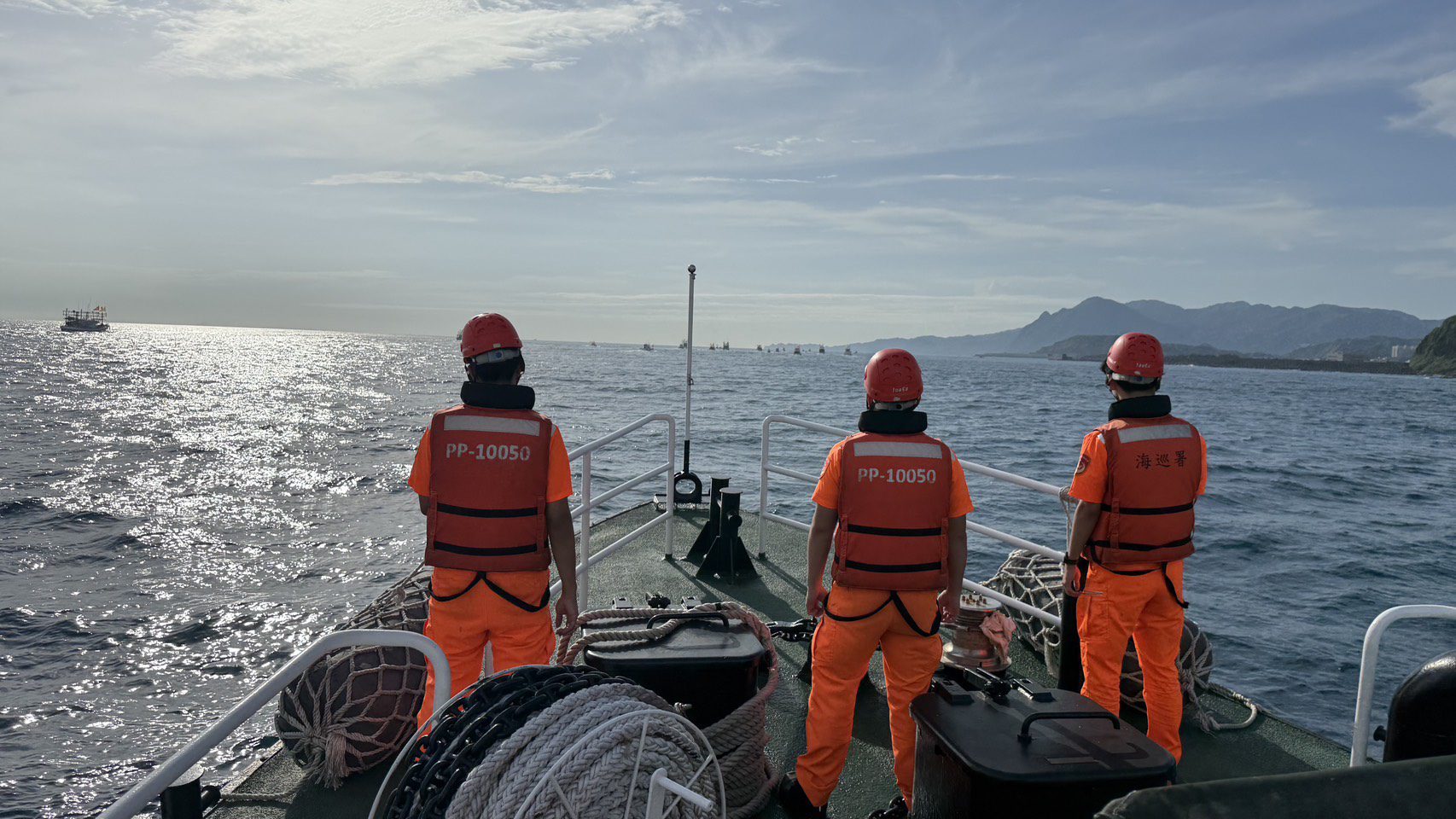 海巡署北部、中部分署攜手威力掃蕩 維護國家海域安全 海巡署北部、中部分署攜手威力掃蕩 維護國家海域安全