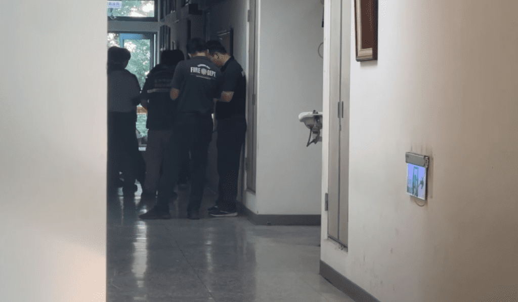 興大實驗室又出意外! 處理強酸廢液產生大量白色氣體兩人送醫 興大實驗室又出意外! 處理強酸廢液產生大量白色氣體兩人送醫