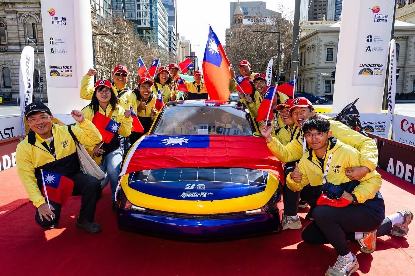 高科大太陽能車遠征澳洲  拿下世界第四佳績 僑胞沿路相挺