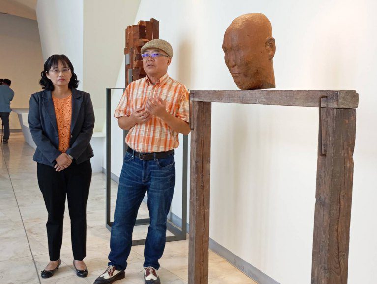 以自刻像凝視生命本質　賴永興當代雕塑展登場彰化縣立美術館