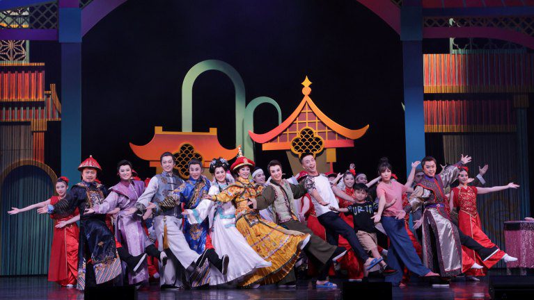 明華園2025旗艦製作 《轉生到異世界成為嘉慶君—發現我的祖先是詐騙集團!?》 明華園2025旗艦製作 《轉生到異世界成為嘉慶君—發現我的祖先是詐騙集團!?》