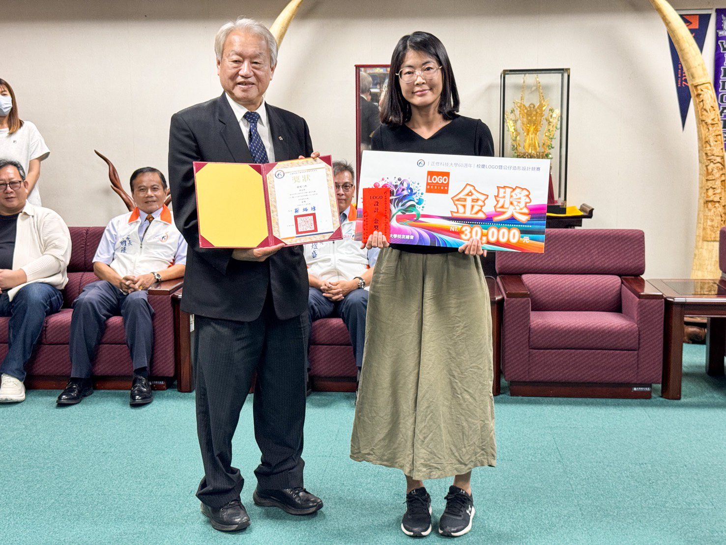 正修科大60週年校慶LOGO暨公仔造形設計競賽 《璀璨六秩》呈現創校精神的傳承與象徵 喜獲金獎