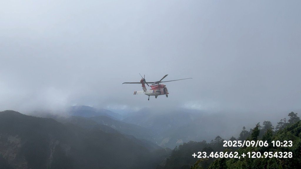 登玉山攻頂下山途中摔傷　南投縣消防局空勤直升機合力救援