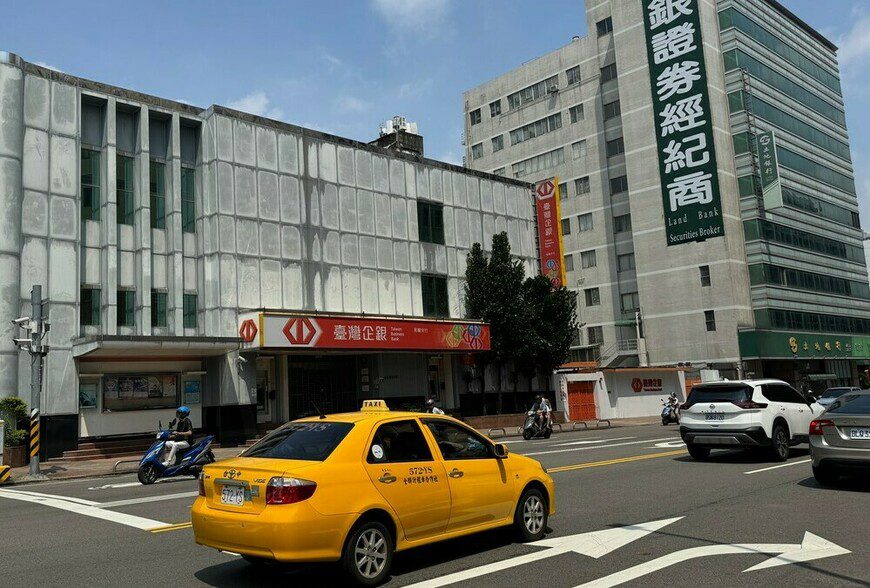 換屋族慘遭銀行追殺!一年賣不掉舊屋 慘賠500萬現金 換屋族慘遭銀行追殺!一年賣不掉舊屋 慘賠500萬現金