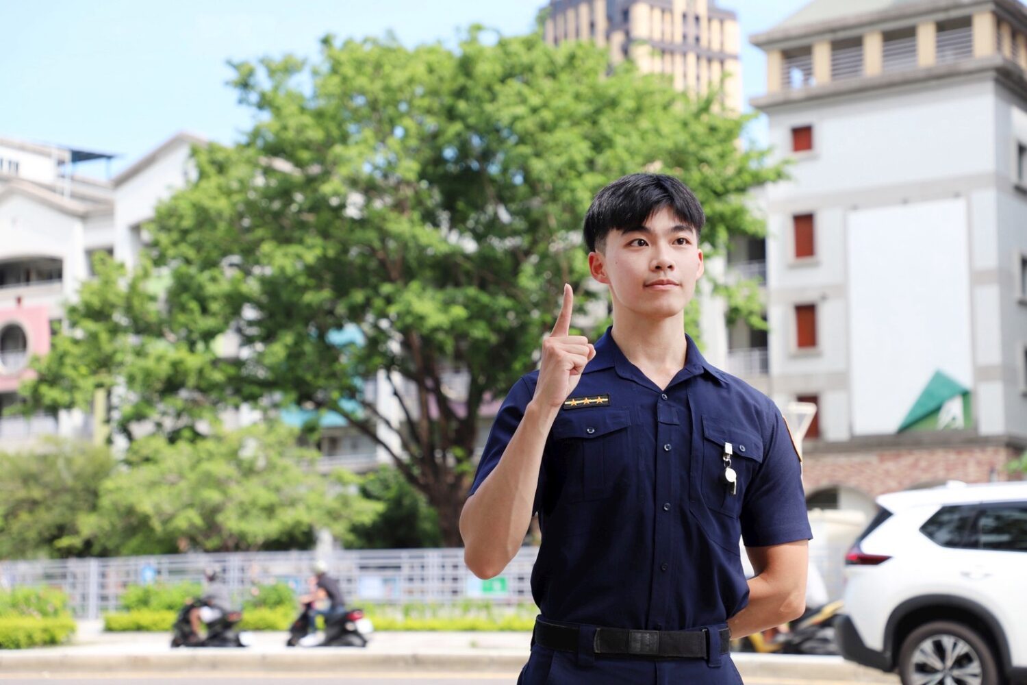 高市府宣導交安：車輛行經路口「不搶黃燈、不闖紅燈」 共同維護用路人安全