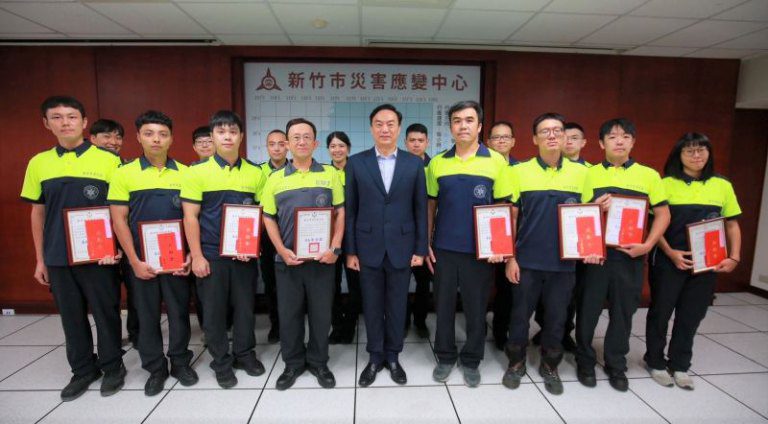 線上指導結合到場急救！竹市消防局成功搶救OHCA患者　邱臣遠代理市肯定同仁救護專業