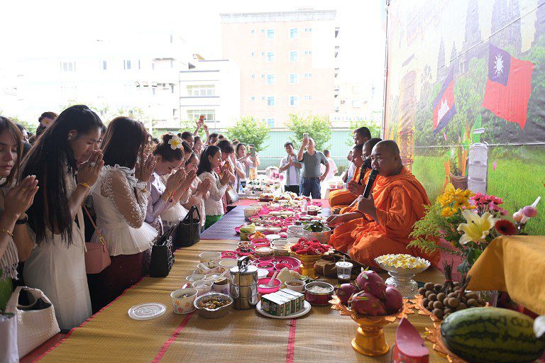 柬埔寨亡人節在桃園登場　呈現異國風情