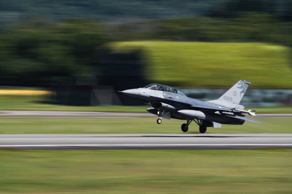 國軍連日偵獲共機27架次　北部、中部、西南空域警戒升高