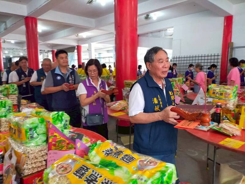 東照山關帝廟普渡結合公益數十載　1200份供品物資幫助千戶弱勢