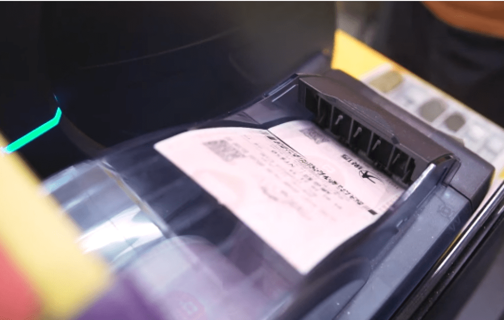 威力彩2.68億得主現身！神秘億萬富翁低調領獎 叮囑「絕對保密」