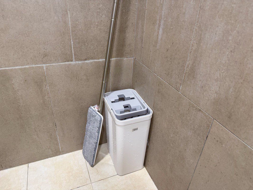 家有「發電機」地板總髒兮兮?網推「居家神物」乾、濕拖一次搞定 家有「發電機」地板總髒兮兮?網推「居家神物」乾、濕拖一次搞定