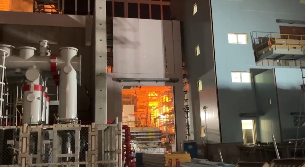 快訊／高雄興達發電廠火警！廠內畫面曝光了
