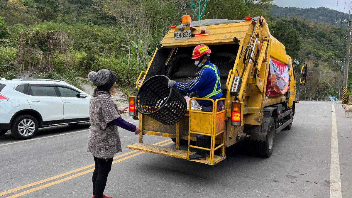 大型廢棄物排出有管道 臺東環保局：棉被、枕頭可以這樣「丟」