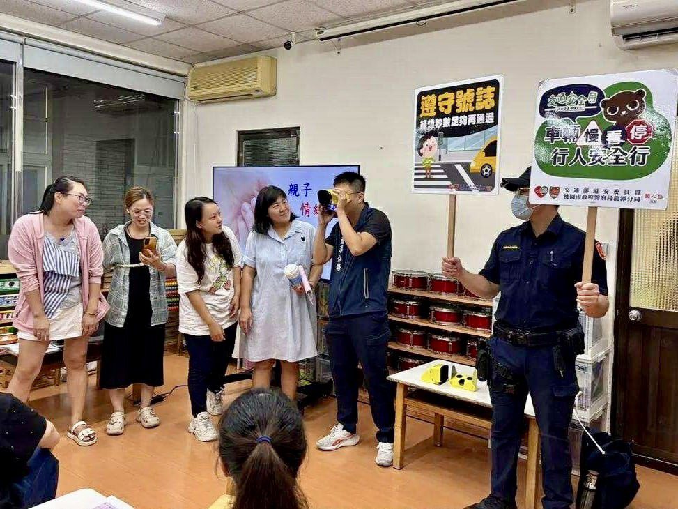 交通安全月寓教於樂 龍潭警攜手幼兒園強化家長觀念