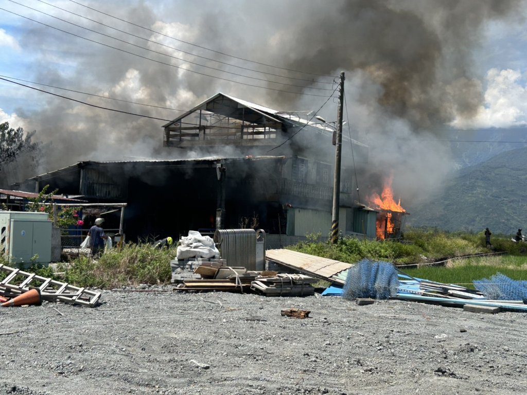 屋主外出工作起火！　花蓮光復鄉兩層鐵皮搭蓋民宅火警原因待查