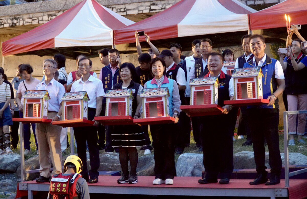 花蓮縣客家事務處 義民節放水燈儀式傳承信仰 祈福鄉親安康