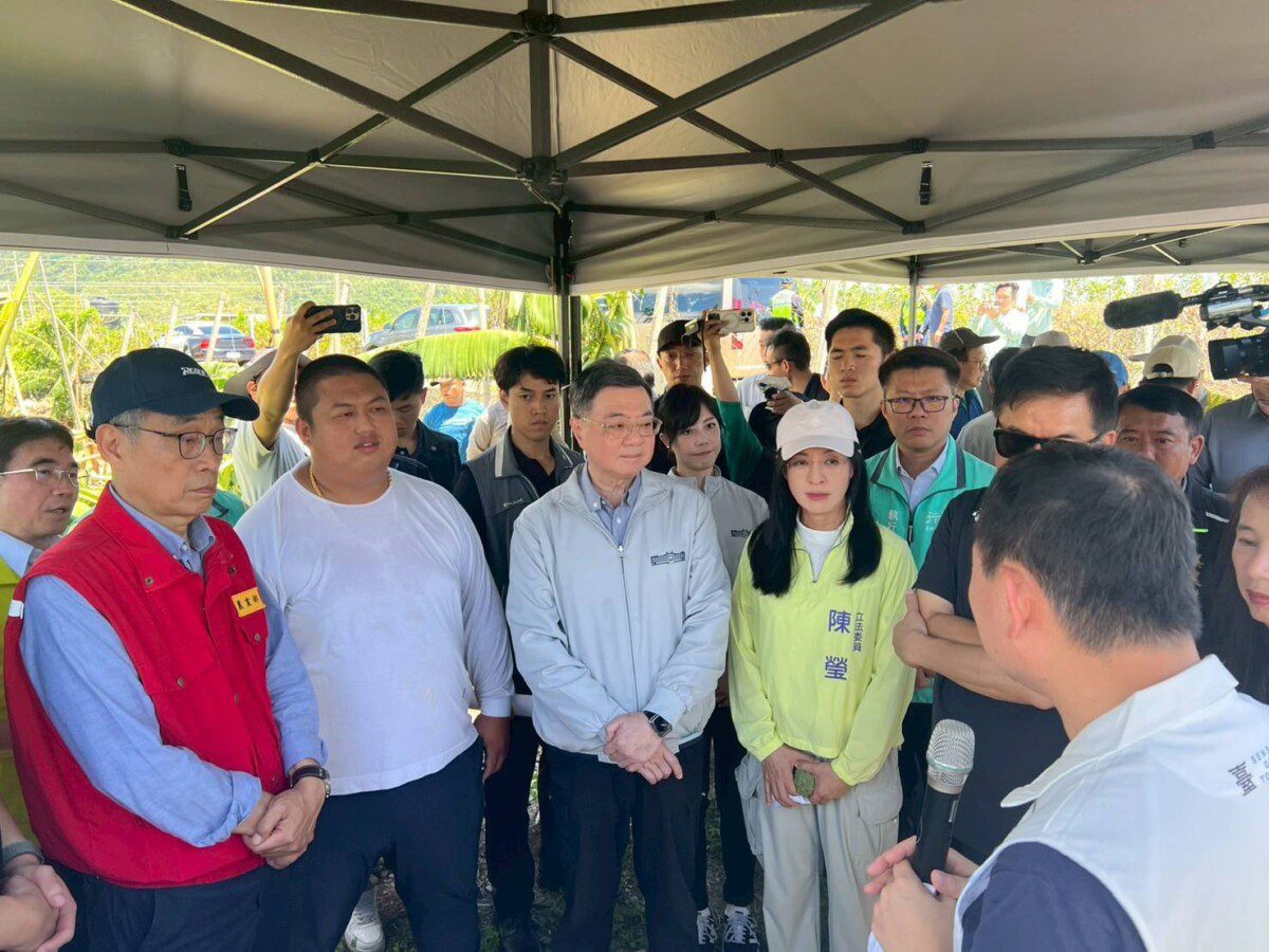 立委陳瑩、莊瑞雄協助農民復耕補助酪梨香蕉種苗