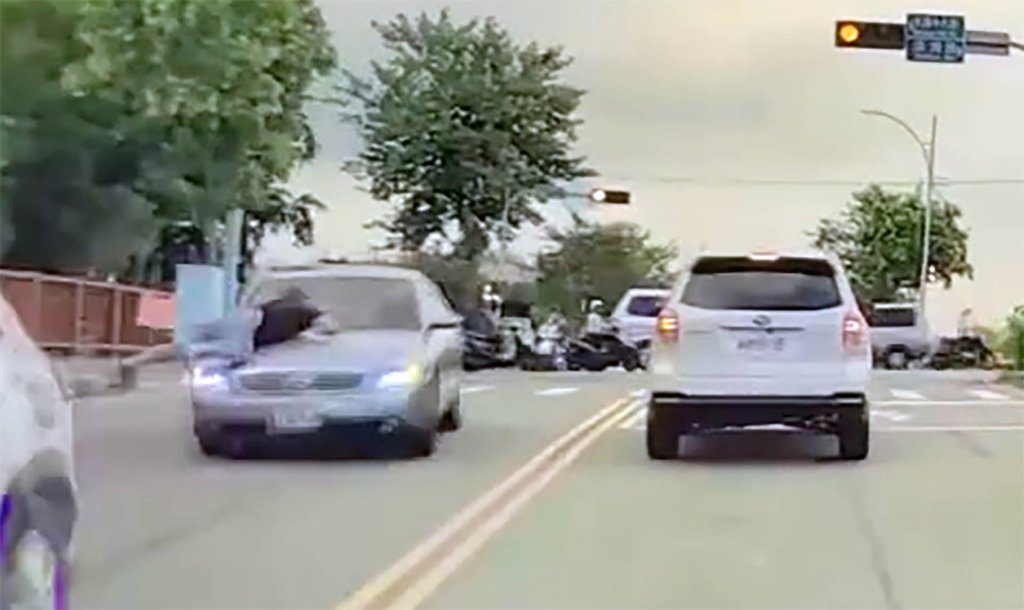 超猛！  台中詐騙被害人趴引擎蓋攔車手  警20分鐘逮人