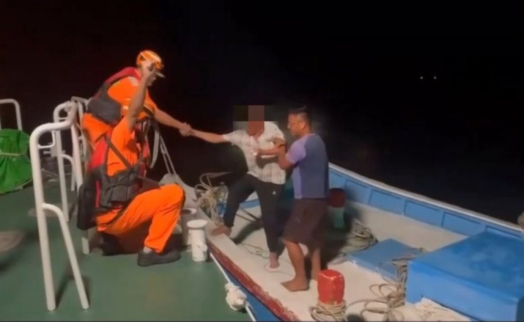 漁船船長遭起網機絞斷3根手指！　海巡救援送醫