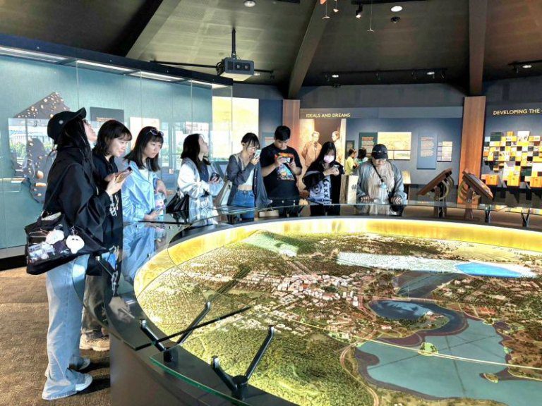 中華大學花博展出USR成果　以樹養老與茶花創生翻轉社區