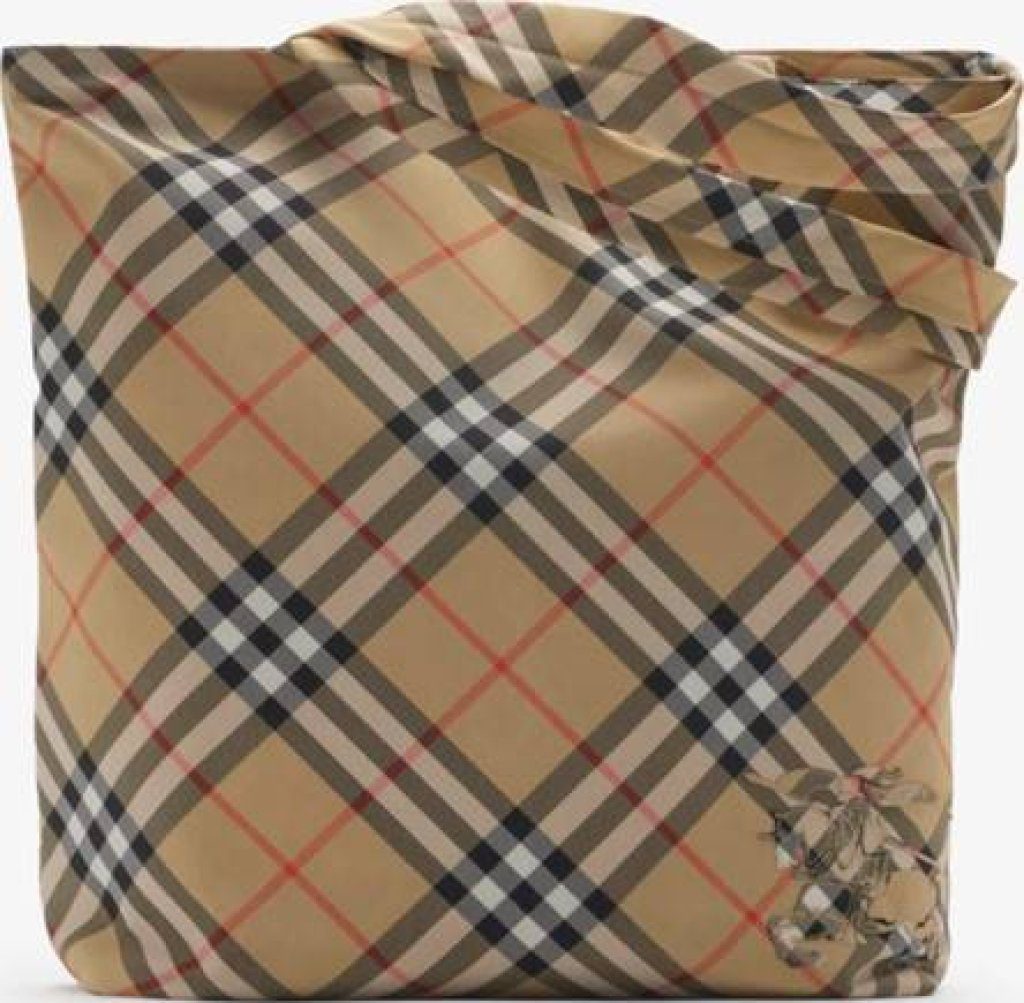 調查局打擊跨境走私查獲74案侵權總金額逾6億！　不肖員警利用人頭走私5000餘條加熱菸也被逮