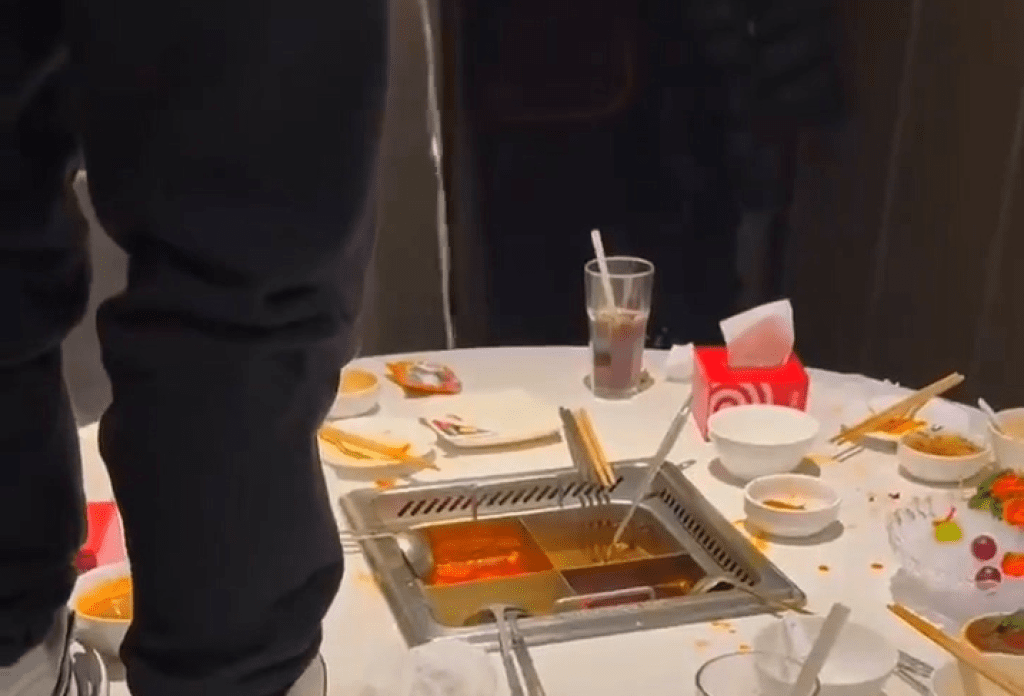 影／2名17歲屁孩慘了！在海底撈露鳥「對鍋底尿尿」　法院判父母連帶賠938萬