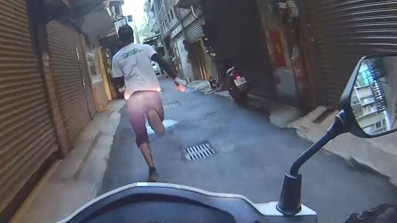 失聯越籍通緝犯見警驚慌逃跑 不慎跌倒遭壓制逮捕