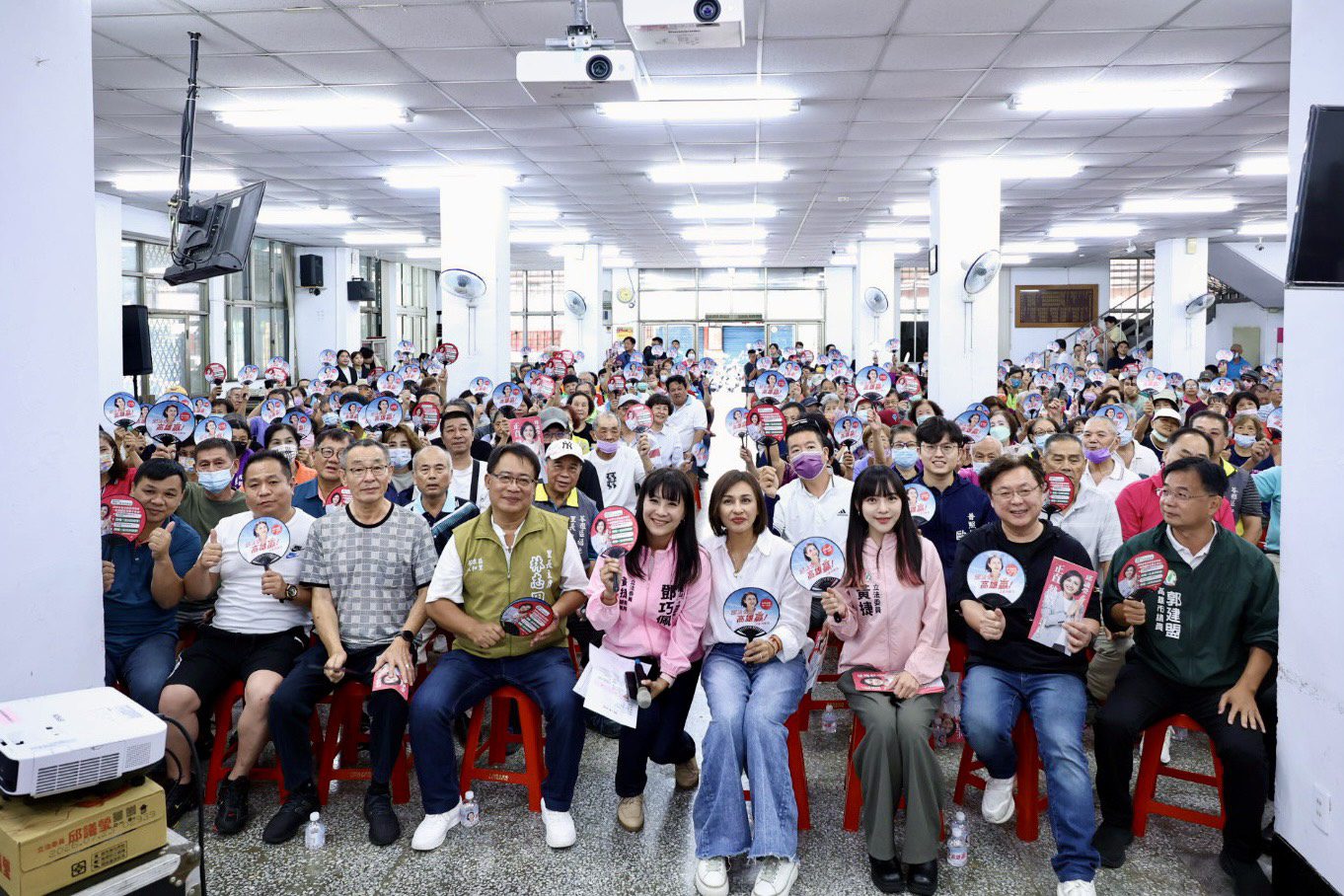 邱議瑩「傾聽共贏」座談會 前新苓過半數里長力挺！