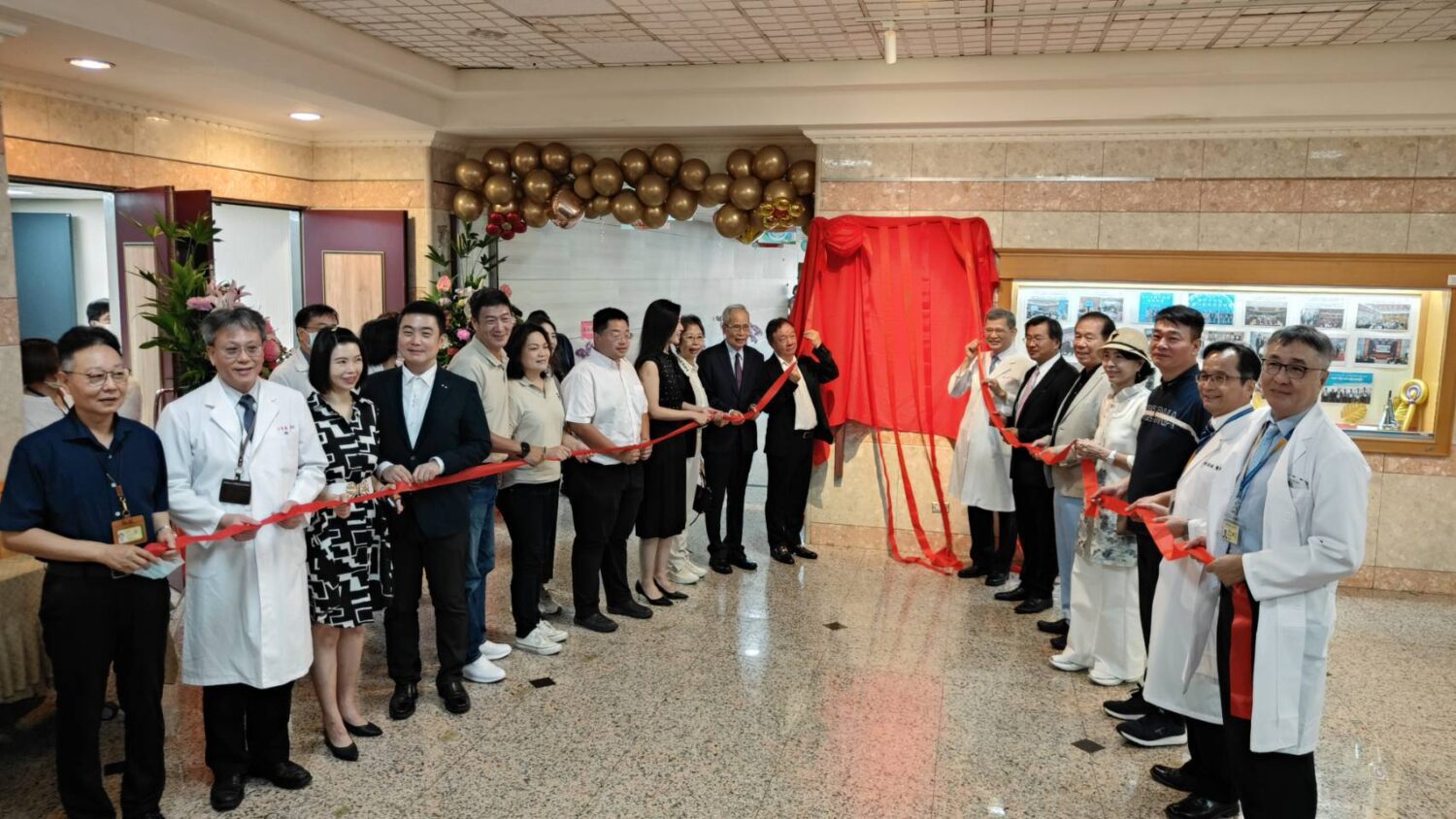 高雄榮總「國際會議中心揭牌典禮」打造南台灣智慧醫療新地標 高雄榮總「國際會議中心揭牌典禮」打造南台灣智慧醫療新地標