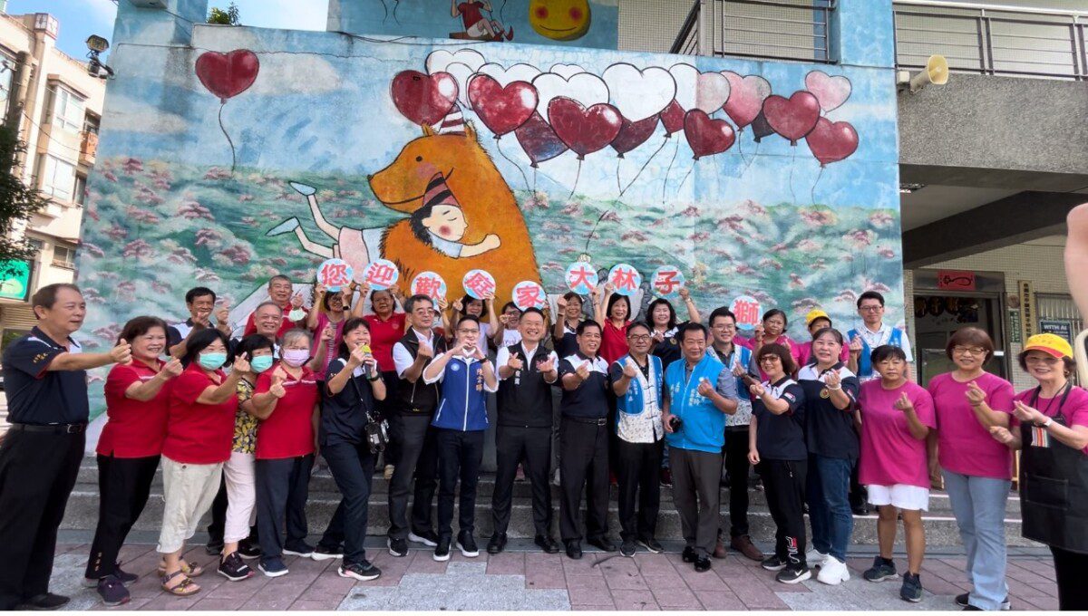 平鎮獅子林伯公照護站訪視　副市長蘇俊賓與市民溫馨互動