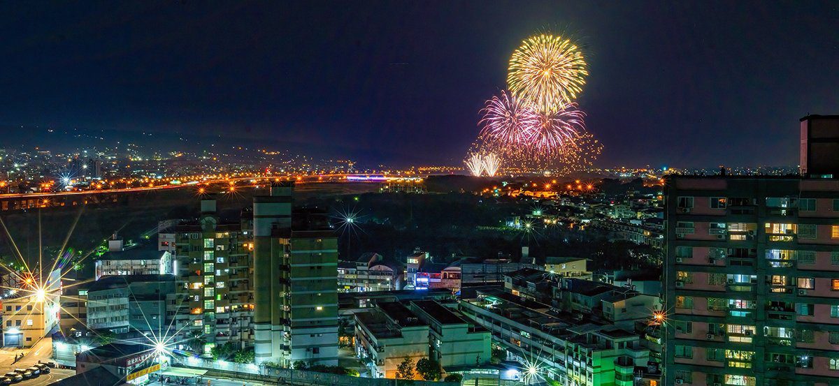 南投睽違十年再迎國慶焰火　貓羅溪畔3萬發煙火照亮夜空