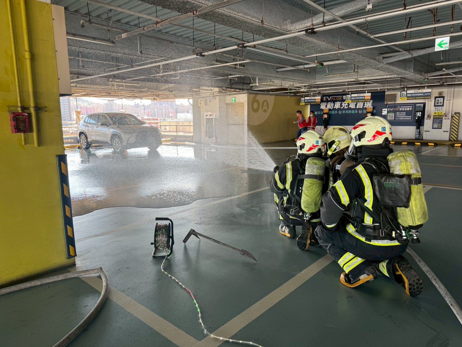 模擬台茂停車塔電動車火警 桃消蘆竹分隊演練超逼真