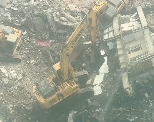 中壢拆除工程出包！挖土機下滑失衡險翻 勞檢處開罰了