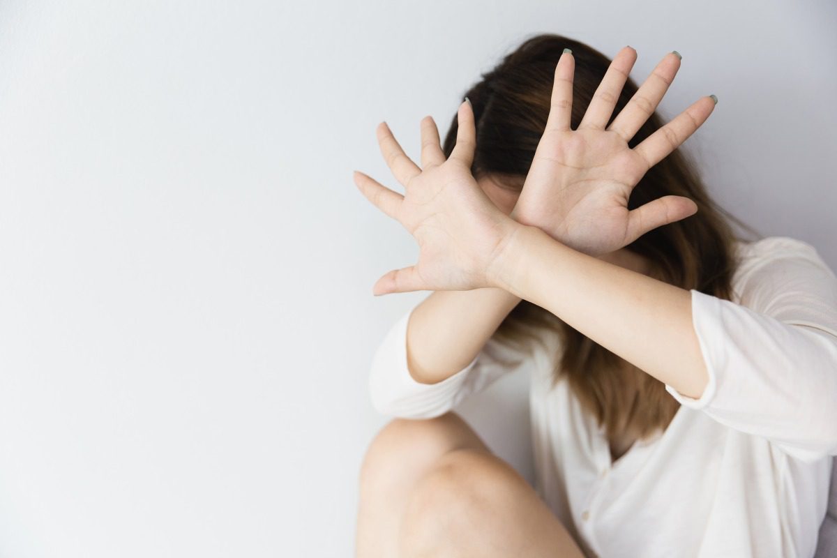 中壢陌生男突撲上來意圖性侵 她逃到車上反鎖自保