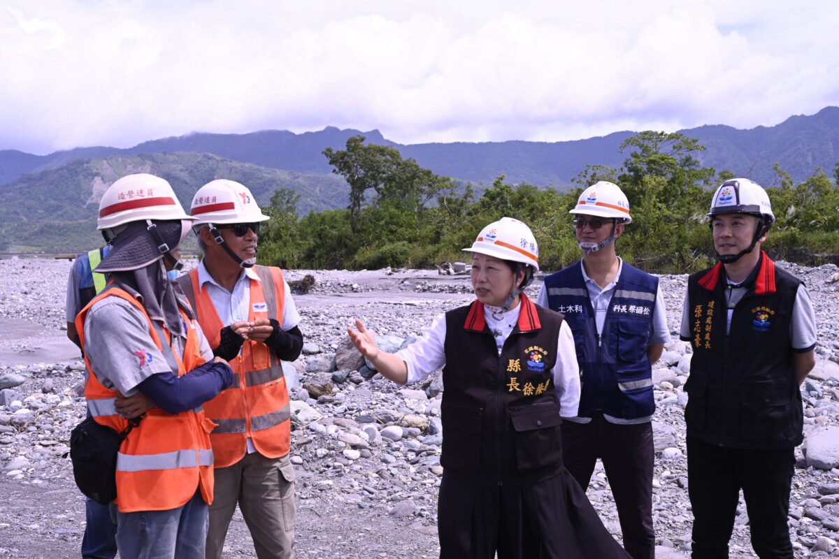 花蓮縣長徐榛蔚會勘南區橋梁重建工程 玉長大橋重建進度優於預期
