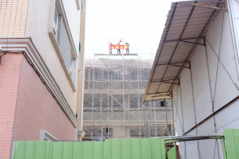 因應竹東外五里人口增加　二重國中校舍增建舉行上樑典禮