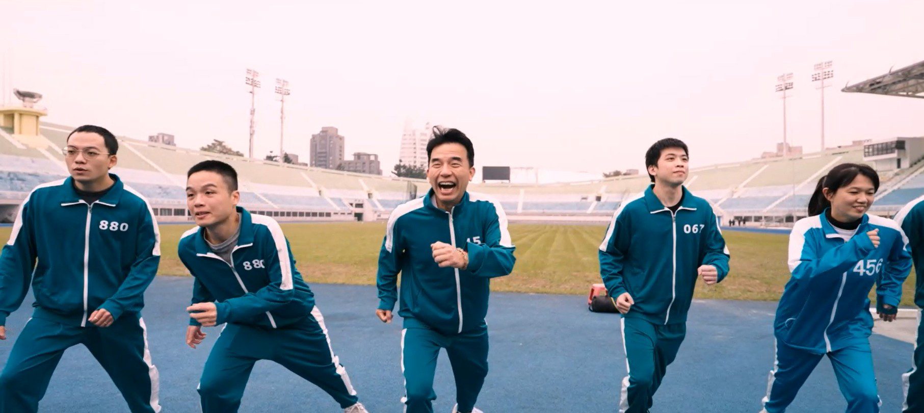 從魷魚遊戲到苦盡柑來！桃園民政局政策宣導爆笑改編韓劇 副局長也來軋一角