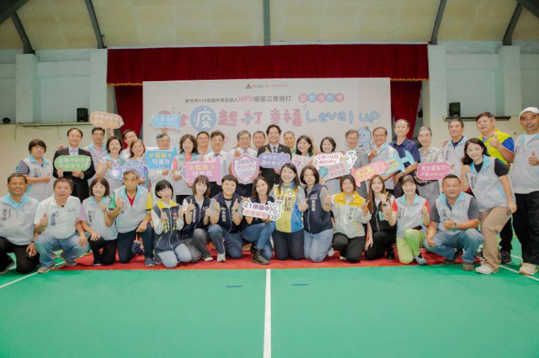 HPV公費疫苗擴大施打!國中男生納入接種對象 邱臣遠代理市長:男女生共同接種防癌更有力 HPV公費疫苗擴大施打!國中男生納入接種對象 邱臣遠代理市長:男女生共同接種防癌更有力