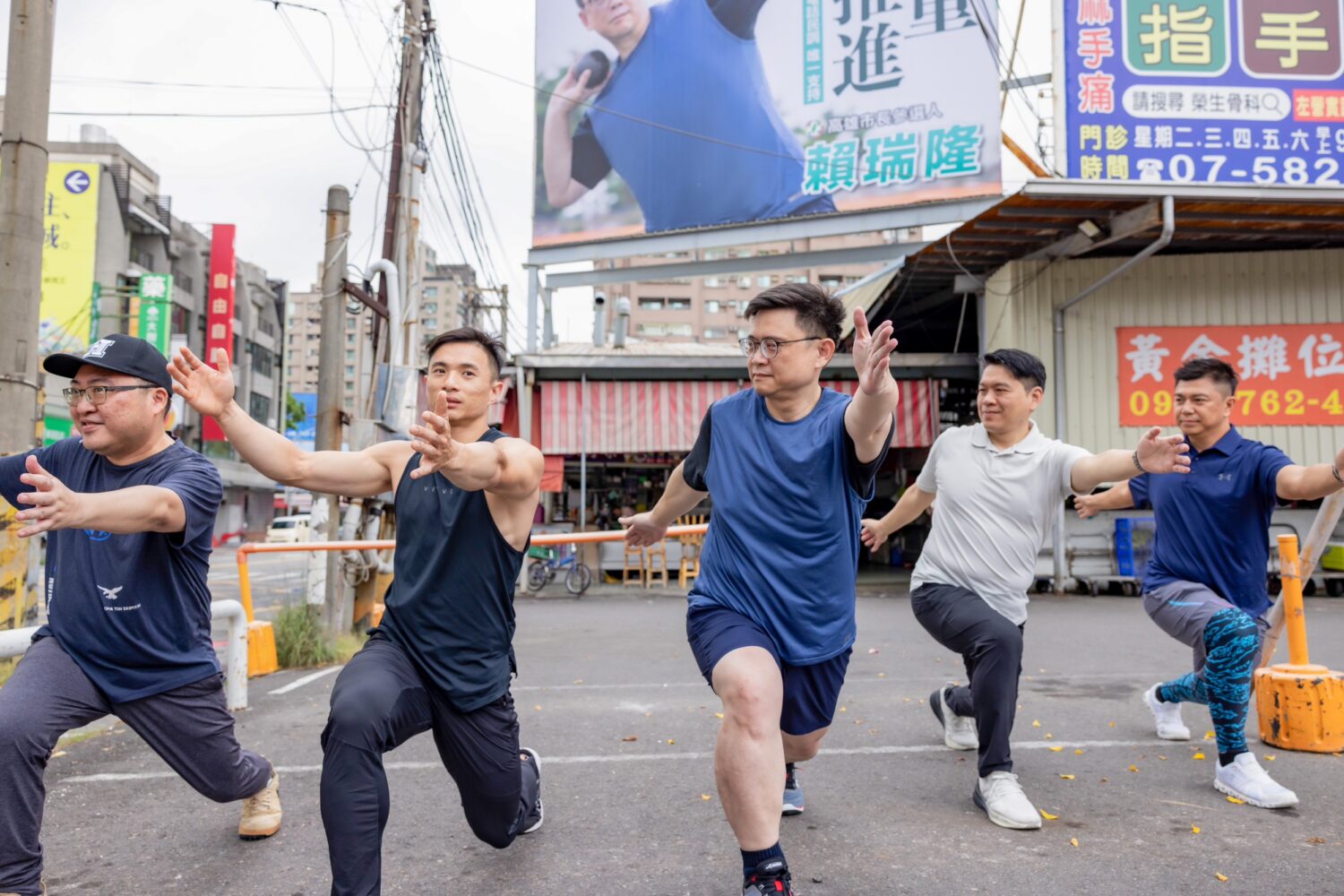 穩重不爆衝 推進不餘力！ 賴瑞隆全新運動風看板亮相