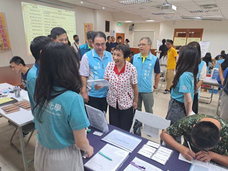 新竹榮服處攜手新竹產業園區舉辦「薪欣向榮 職涯續航」就業媒合活動 新竹榮服處攜手新竹產業園區舉辦「薪欣向榮 職涯續航」就業媒合活動