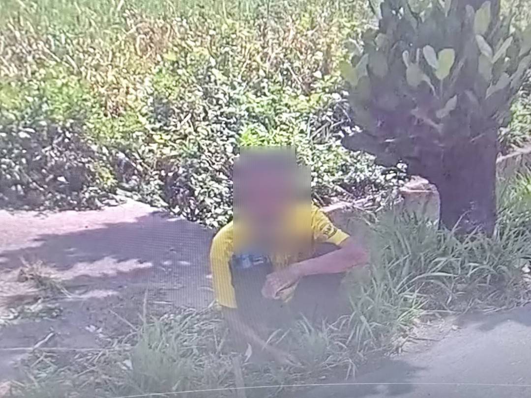 蘆竹失智翁外出未返家 警察在草叢發現他