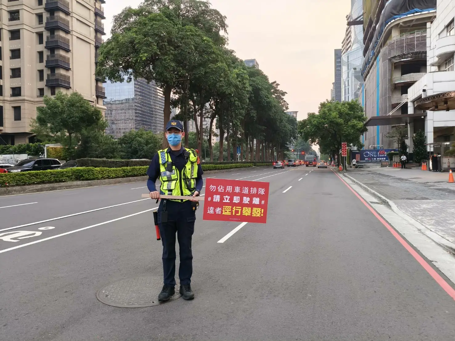 台中百貨週年慶將登場 警方祭出斷流管制防車潮回堵 台中百貨週年慶將登場 警方祭出斷流管制防車潮回堵