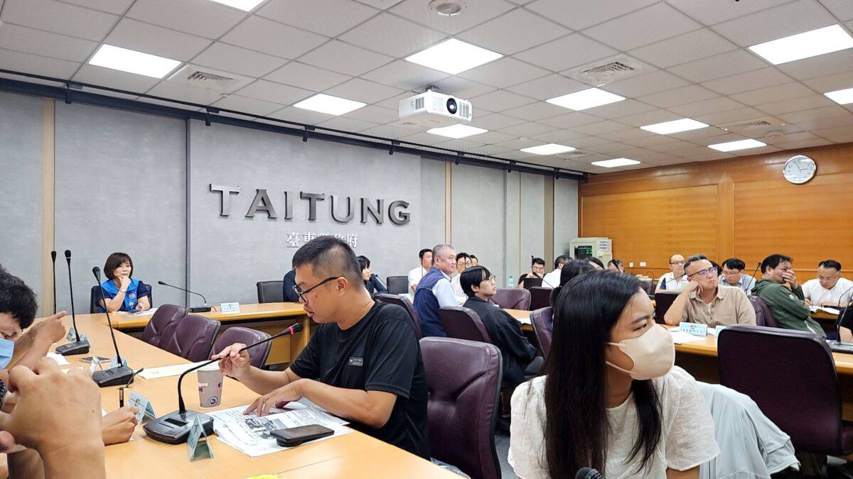 臺東縣召開9月份道安會報 饒縣長指示加強宣導「交通安全月」行人優先、停讓文化的觀念