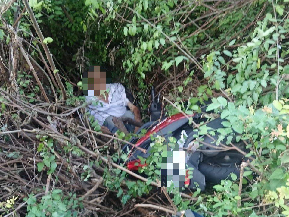 騎士柴山大道自摔 鼓山警消迅速協處 騎士柴山大道自摔 鼓山警消迅速協處