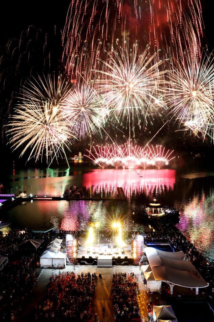 鼓聲震明潭、搖滾燃夜空　日月潭花火音樂嘉年華開演