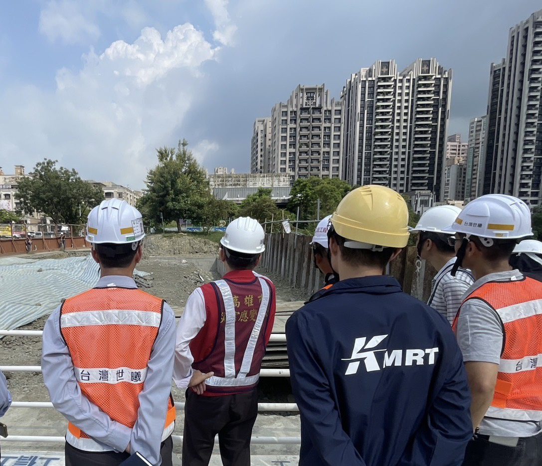 輕軌樹木傾斜儀即時監測 「樺加沙」颱風來臨 高雄捷運工程完成防汛整備 輕軌樹木傾斜儀即時監測 「樺加沙」颱風來臨 高雄捷運工程完成防汛整備